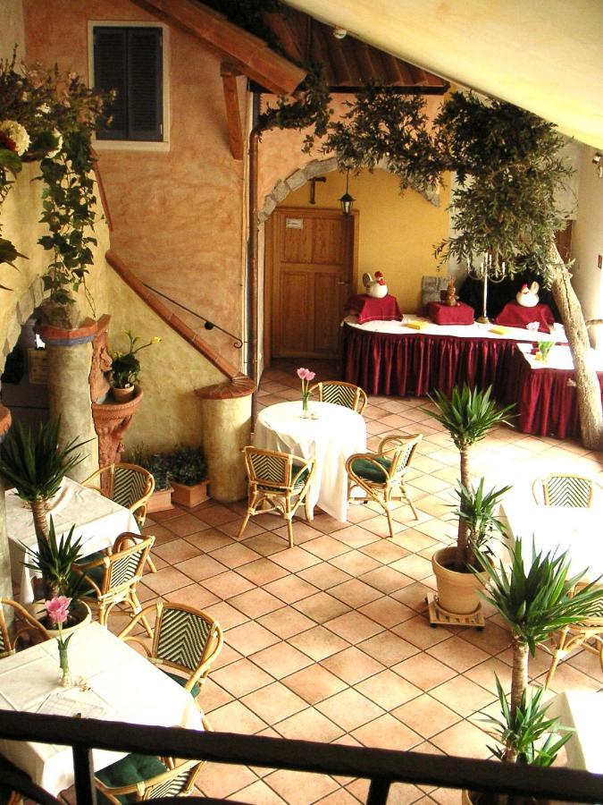 Hotel Vier Spitzen Lauenforde Exterior photo