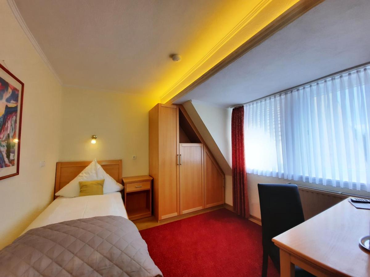Hotel Vier Spitzen Lauenforde Exterior photo